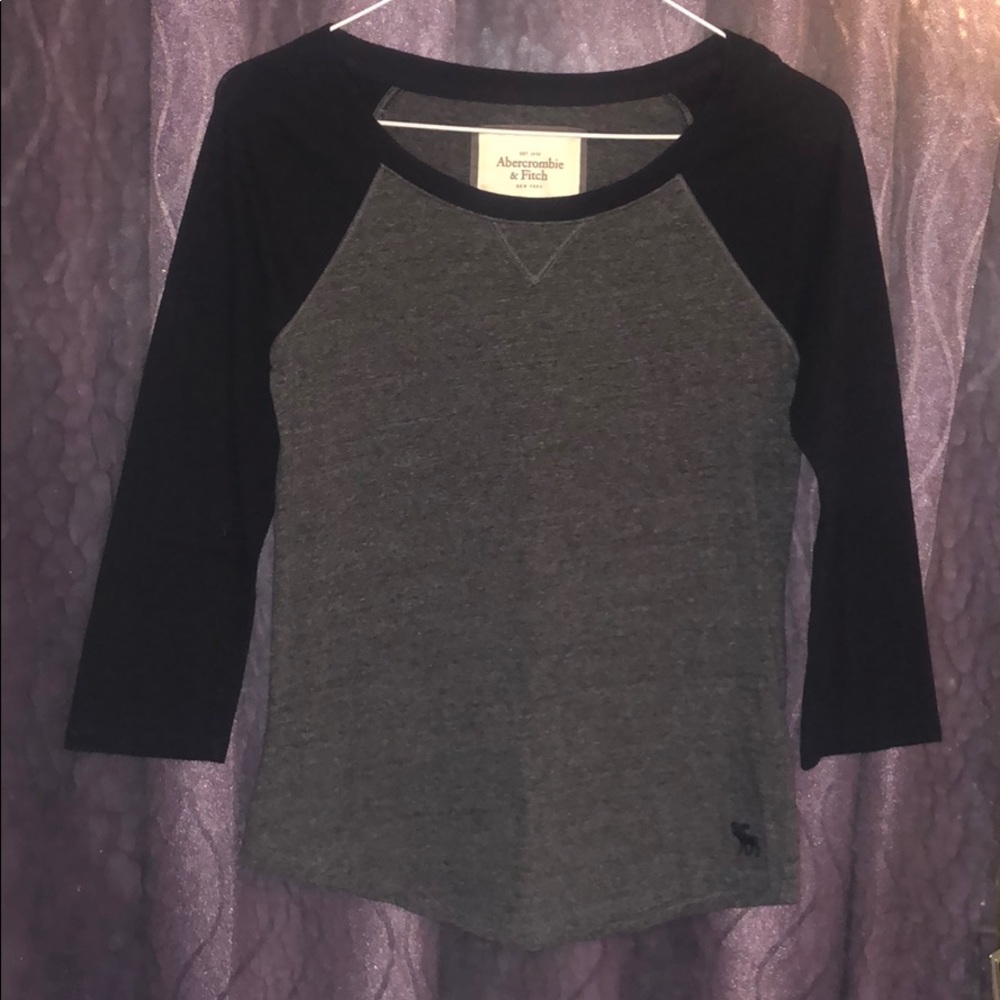 Abercrombie & Fitch baseball tee.